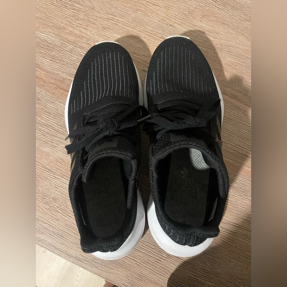 Women’s Adidas Swift Run - Picture 3 of 5